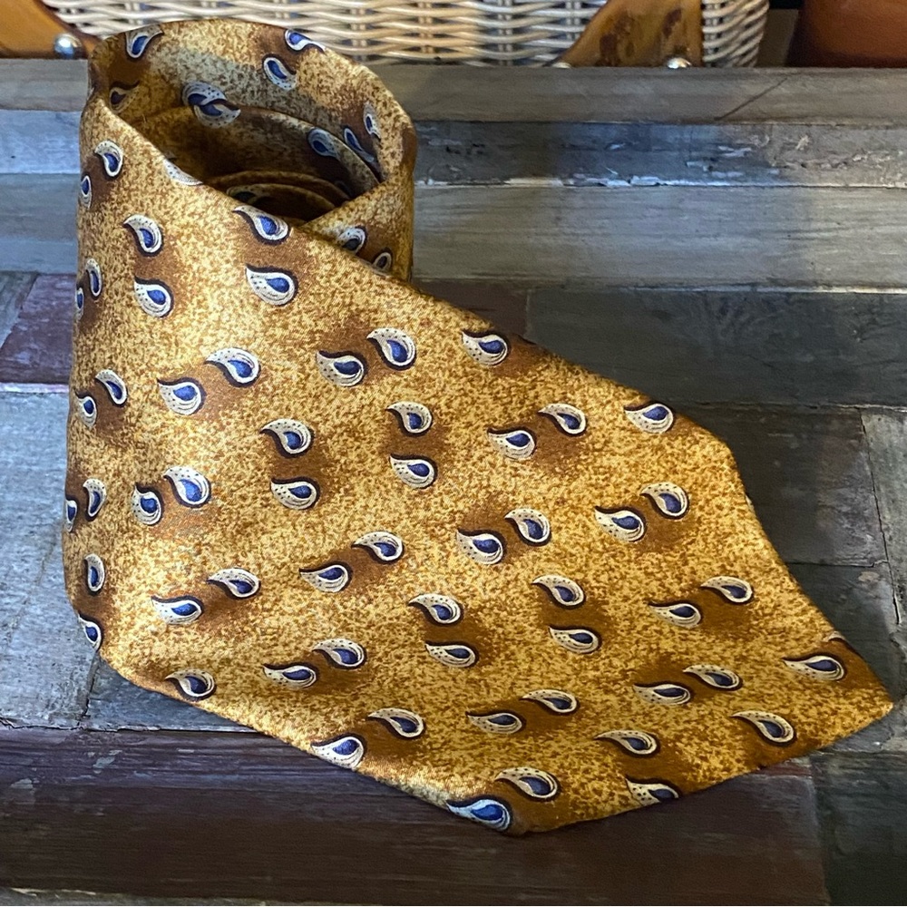 Dragon tears Geoffrey Beene Tie - 100% Silk Necktie - Men's Classic Made In USA